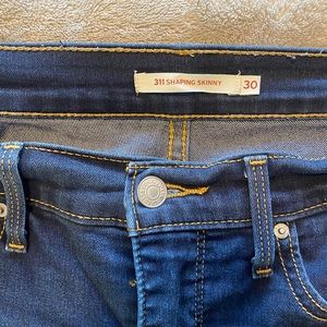 Levi 311 shaping skinny jean